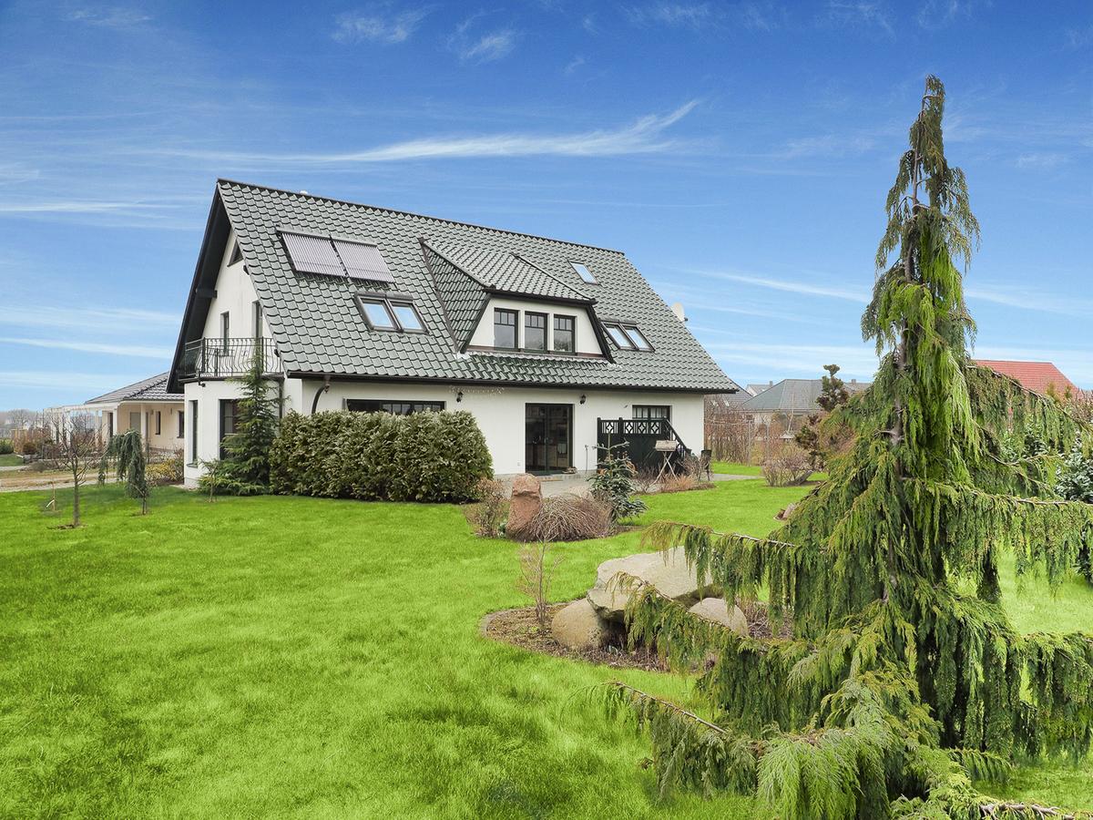 Modern Apartment in Kuhlungsborn with Garden Exterior foto